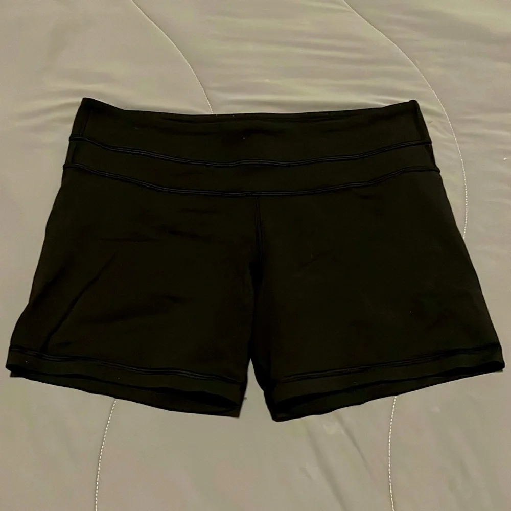 Lululemon mid-rise training shorts. - Picture 1 of 2